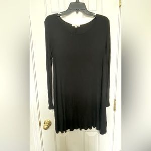 “Love fire” long sleeved, ribbed black dress - Size: M